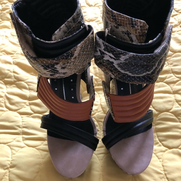 Heels - Picture 2 of 4